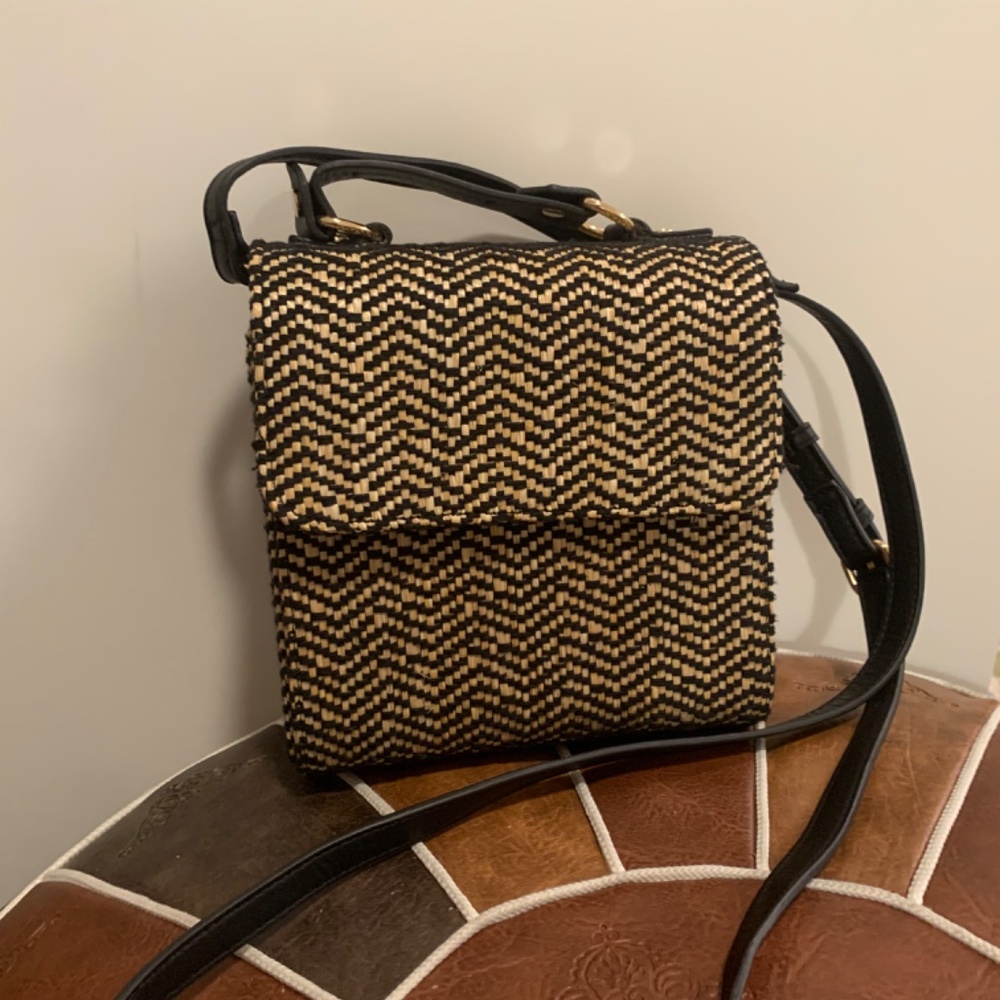 Ratan Crossbody